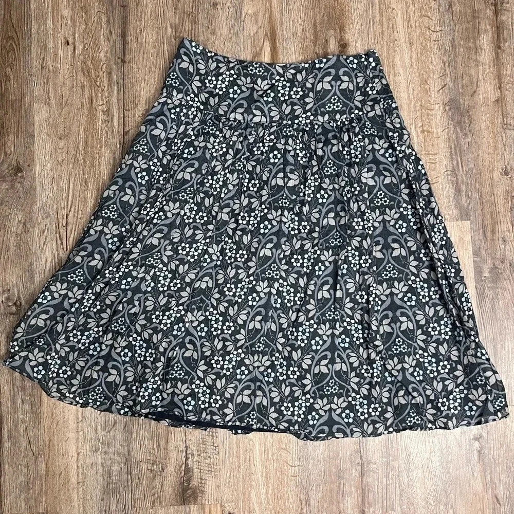Banana Republic • Floral Cotton A-Line Skirt
